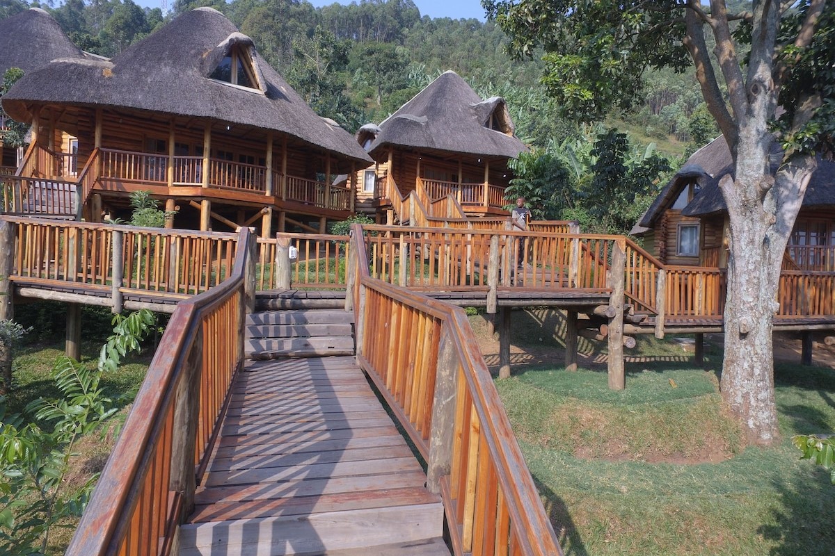Trackers Safari Lodge
