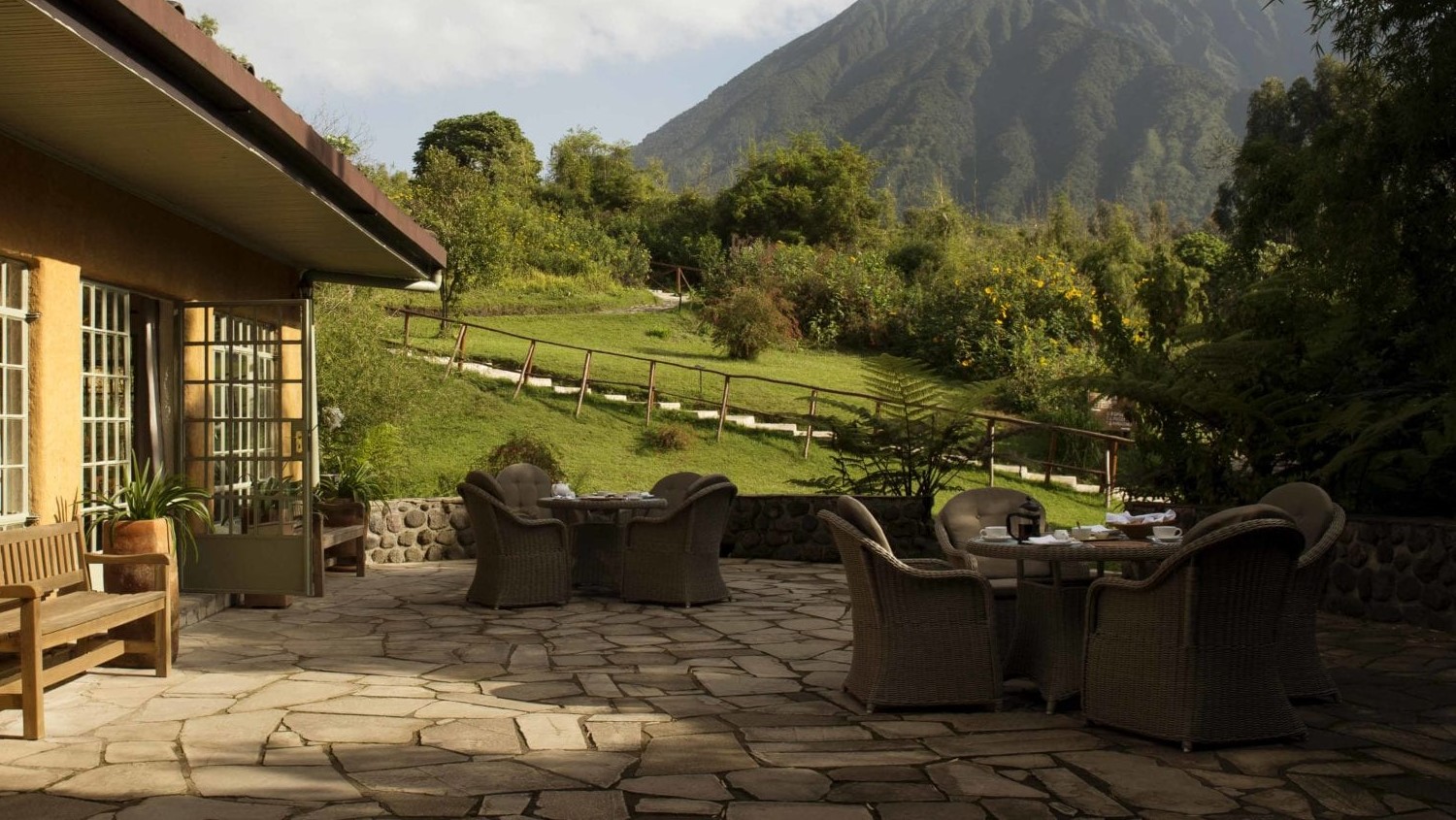 Sabyinyo Silverback Lodge